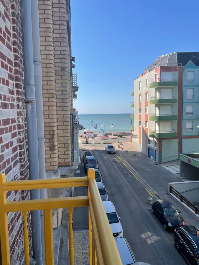 Apartment Avec Balcon Vue Mer, Equipe *